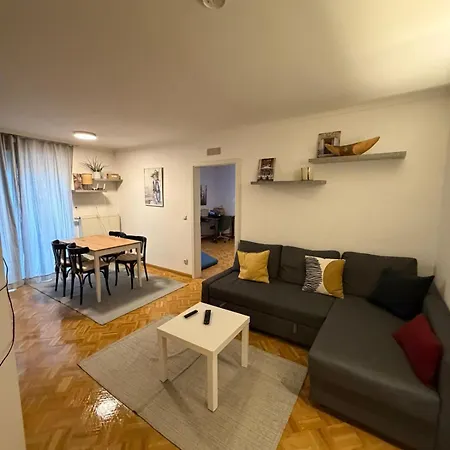 1 Bedroom Near Viktualienmarkt * Münih